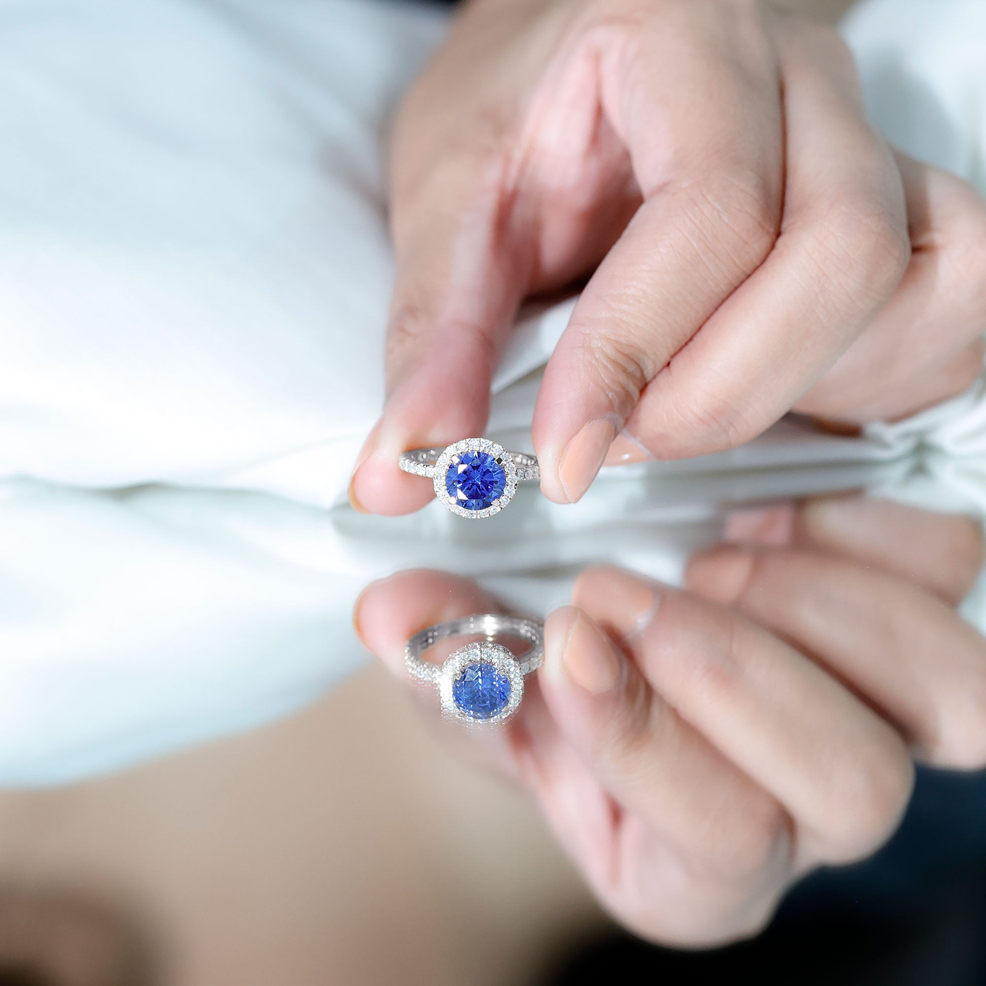 Halo sapphire ring store